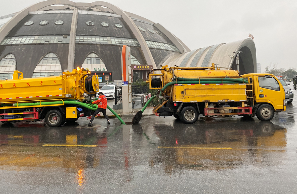 271苍山路商场管道清淤